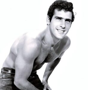 Las 10 FOTOS de Andrés García joven, el galán de la televisión mexicana