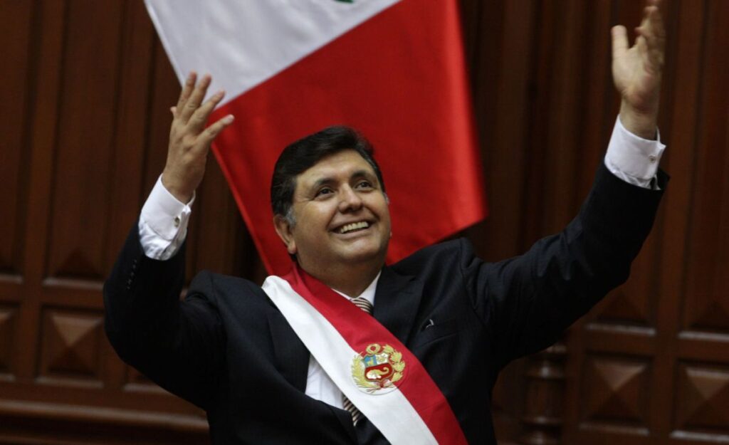 Alan García es un político peruano que fue presidente de Perú en dos ocasiones (1985-1990 y 2006-2011)